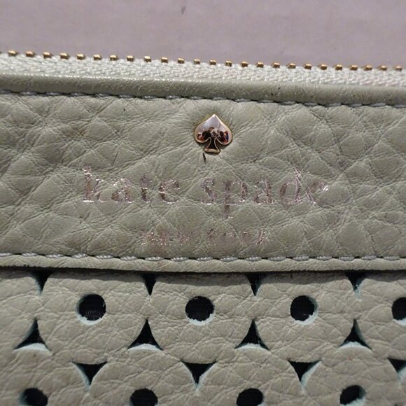 Kate Spade Mercer Isle Bee Perforated Mint Green Leather Wristlet Coin Purse - Picture 2 of 5